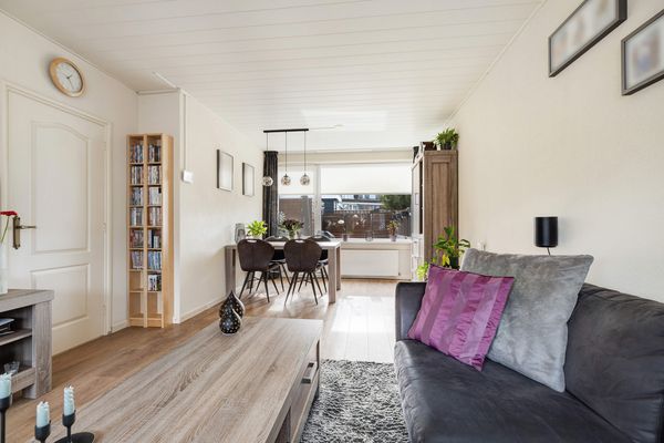 Zwaluwenlaan 52, RHOON