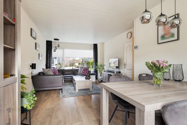 Zwaluwenlaan 52, RHOON