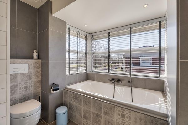 Meerwedesingel 68, BARENDRECHT