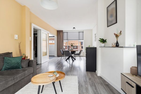 Aveling 83B, HOOGVLIET ROTTERDAM