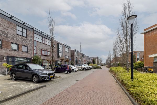 Eikenwede 111, BARENDRECHT