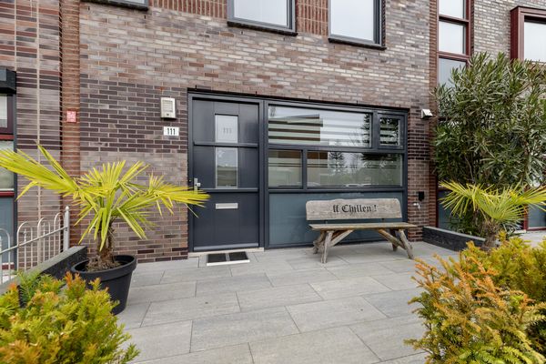 Eikenwede 111, BARENDRECHT