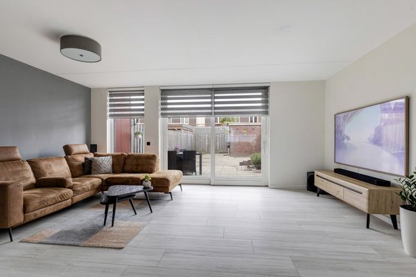 Eikenwede 111, BARENDRECHT