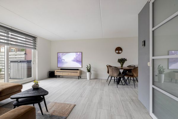 Eikenwede 111, BARENDRECHT