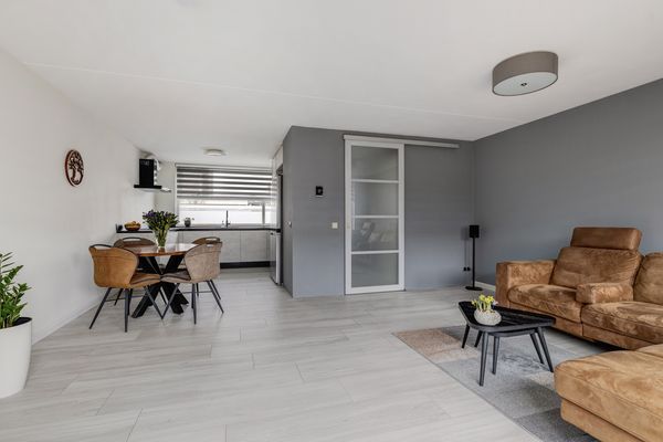 Eikenwede 111, BARENDRECHT