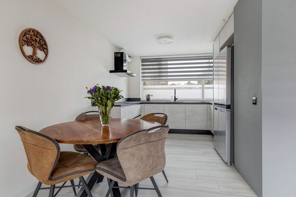 Eikenwede 111, BARENDRECHT