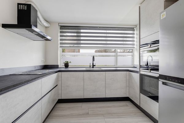 Eikenwede 111, BARENDRECHT