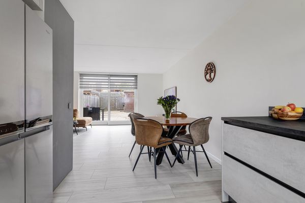 Eikenwede 111, BARENDRECHT