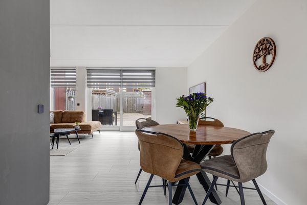 Eikenwede 111, BARENDRECHT