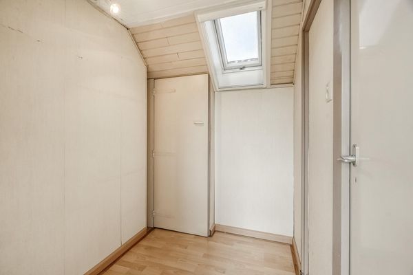 Slotvalkensteinsedijk 17, POORTUGAAL