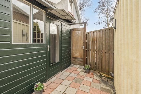 Slotvalkensteinsedijk 17, POORTUGAAL