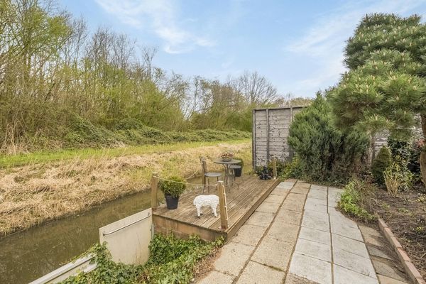 Slotvalkensteinsedijk 17, POORTUGAAL