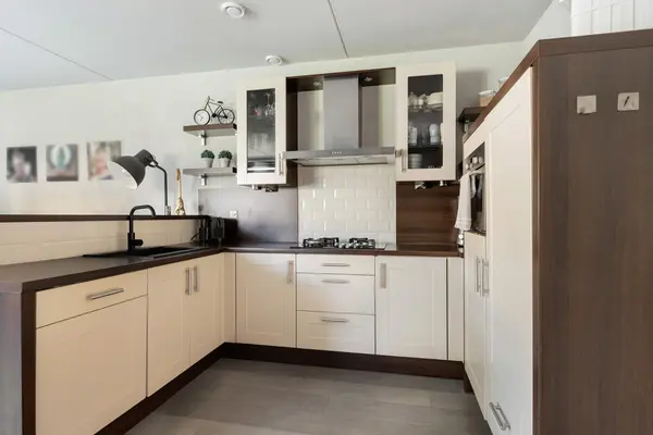 Sikkelwei 20, BARENDRECHT