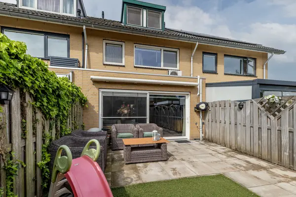 Van Eesterenveld 20, BARENDRECHT