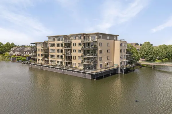 Kroon 20, RHOON