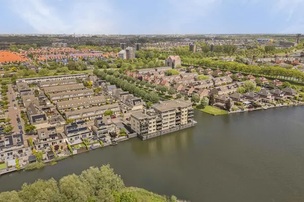 Kroon 20, RHOON