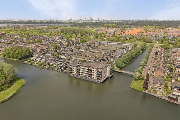 Kroon 20, RHOON
