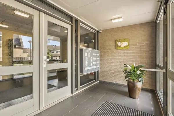 Kroon 20, RHOON