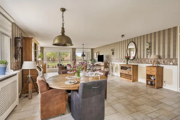 Kroon 20, RHOON