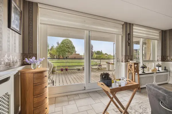 Kroon 20, RHOON