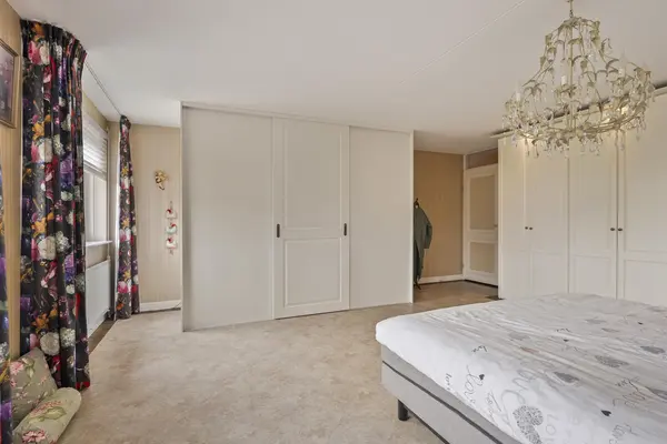 Kroon 20, RHOON