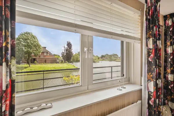 Kroon 20, RHOON