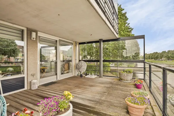 Kroon 20, RHOON