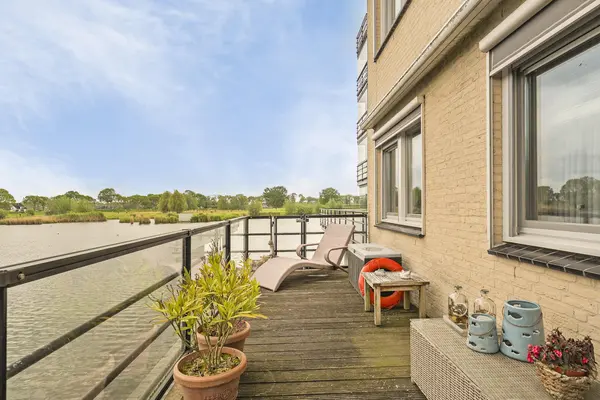 Kroon 20, RHOON