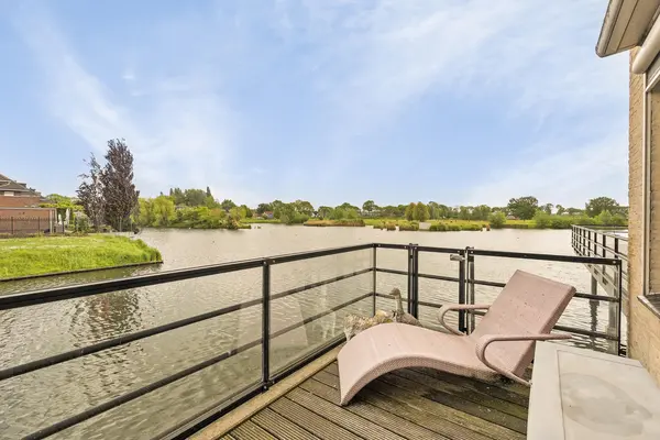 Kroon 20, RHOON