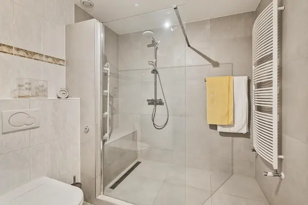 Kroon 20, RHOON