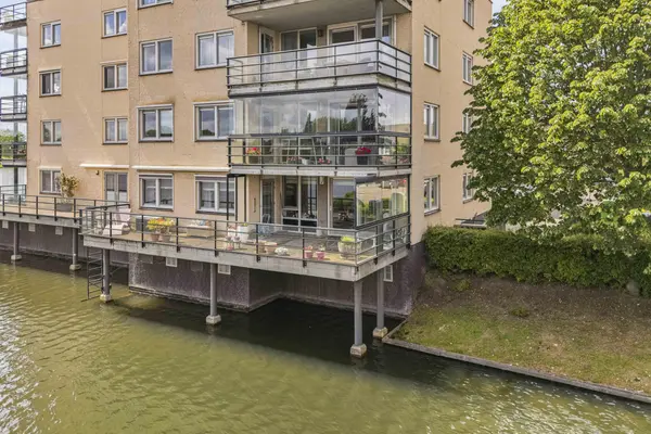 Kroon 20, RHOON