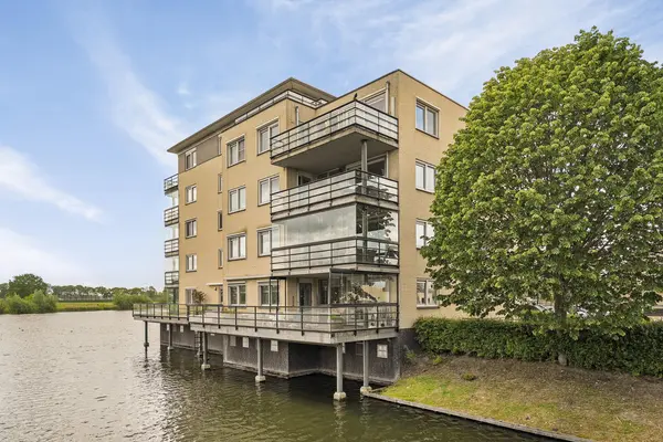Kroon 20, RHOON