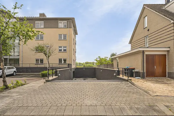 Kroon 20, RHOON