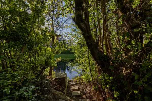 Karveel 10, BARENDRECHT
