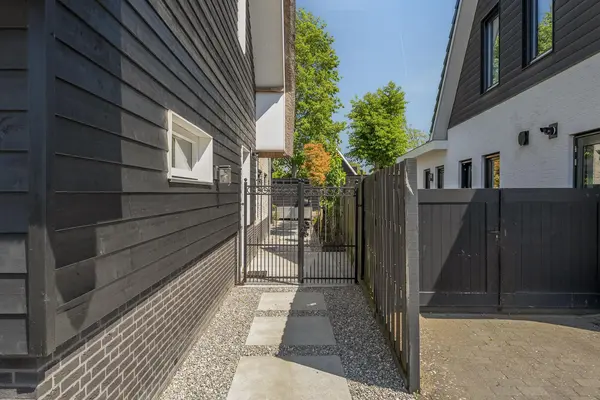 Nijverheidsweg 26, RHOON