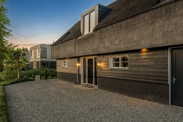 Nijverheidsweg 26, RHOON