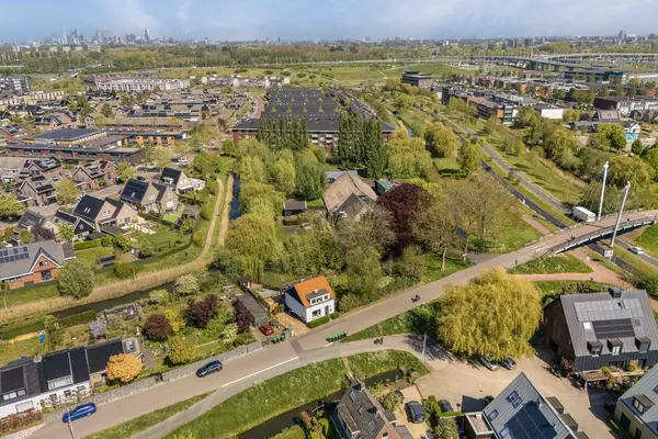 Voordijk 390, BARENDRECHT