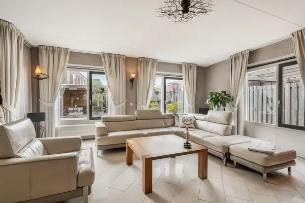 Meerwedesingel 70, BARENDRECHT