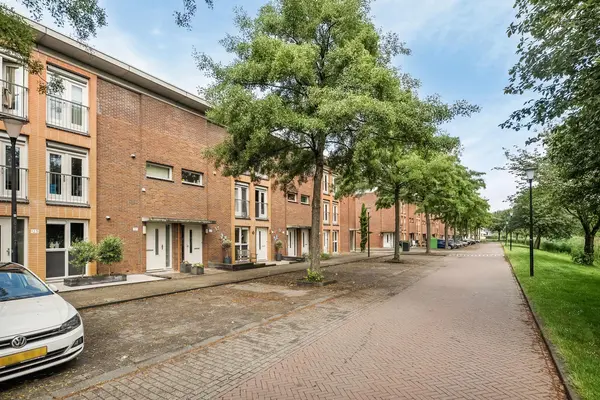 Lijsterbeswede 121, BARENDRECHT