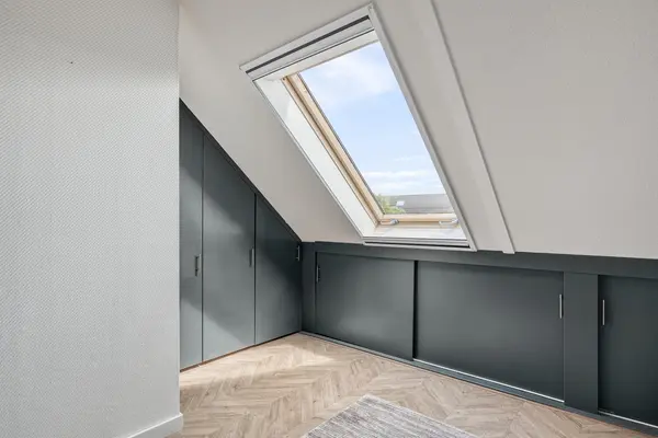 Regenboog 28, RHOON