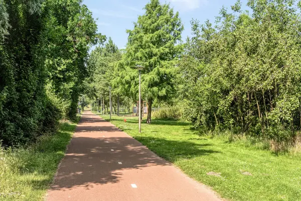 Pols-akker 20, BARENDRECHT
