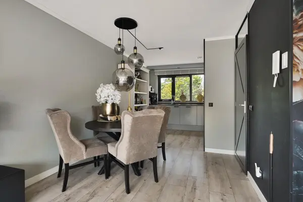 Parelsnoer 8, RHOON
