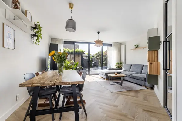 Bizetstraat 75, BARENDRECHT