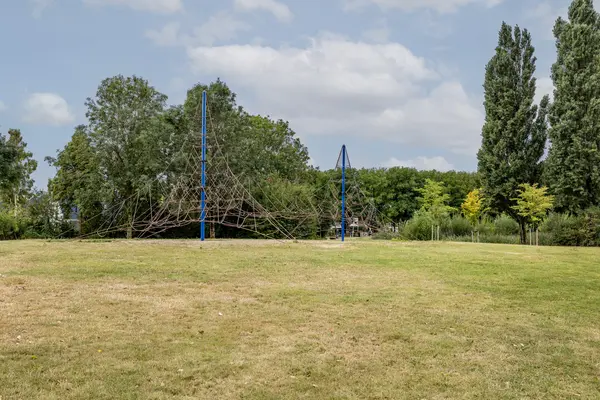 Biezen 3, BARENDRECHT