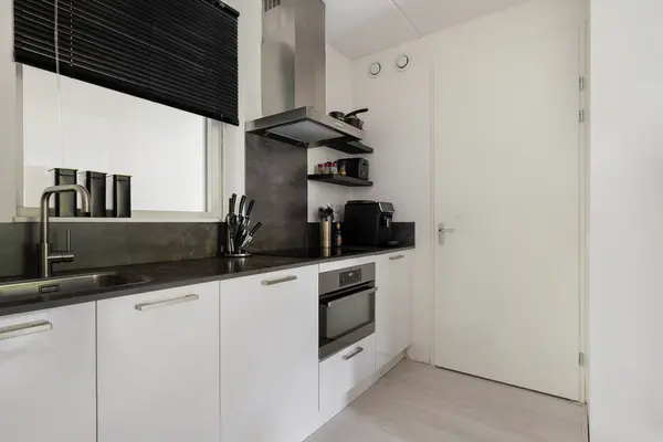 Van Ravesteyndreef 111, BARENDRECHT