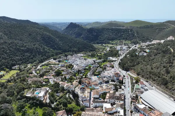 Fuente Lirios — Benahavís (Costa del sol) , MÁLAGA