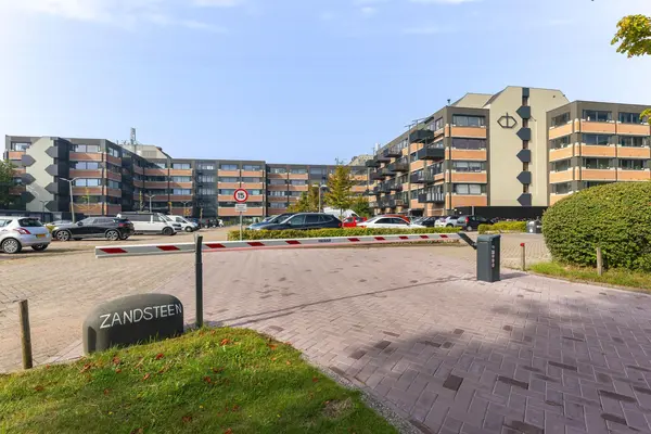 Zandsteen 78, HOORN