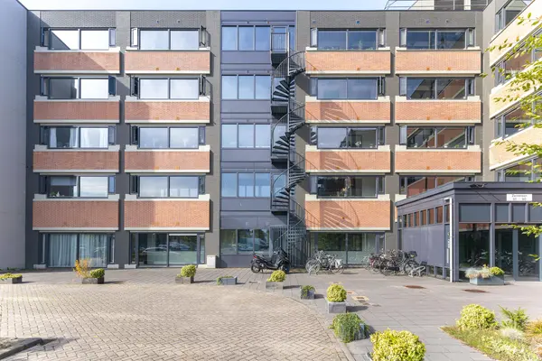 Zandsteen 100, HOORN