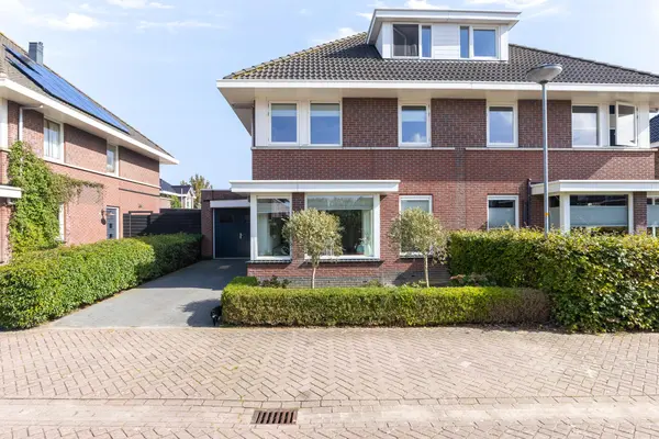 De Pauw 6