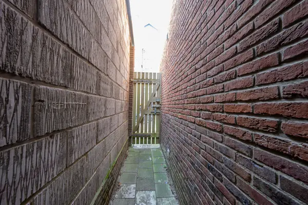 Gedempte Achterburggracht 9, NOORD-SCHARWOUDE